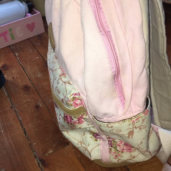 Pink backpack. - Picture 3 of 4